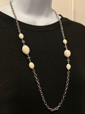 Vintage Sarah Coventry Beaded Silver Tone Necklace